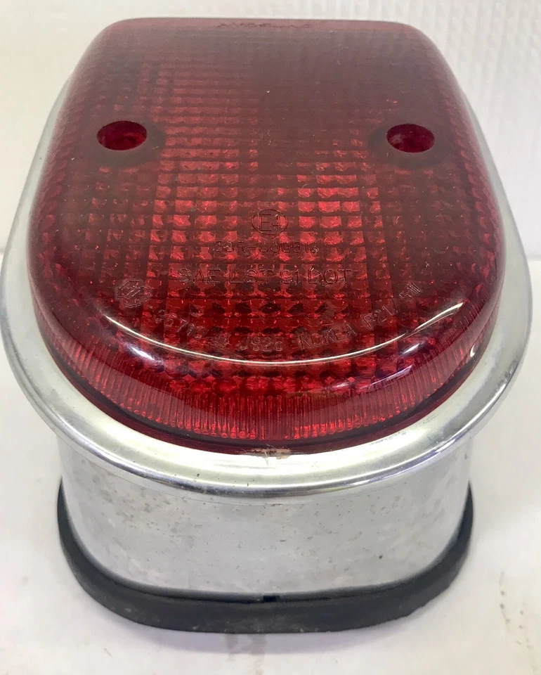 Conjunto de luces de freno traseras UM/Hyosung Cruise V2C-250T 2008 Foto 4 de 4