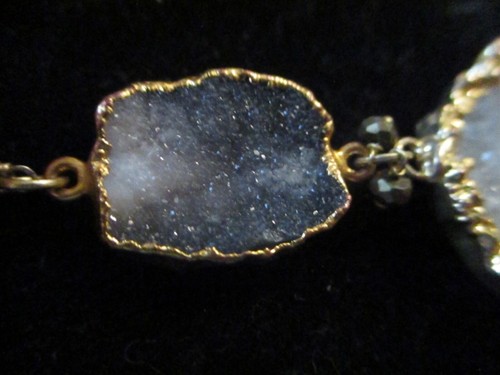 VINTAGE MARK EDGE DESIGNER NECKLACE WITH CRYSTAL GEODE PENDANT AND COMBO CHAIN. - Picture 8 of 8