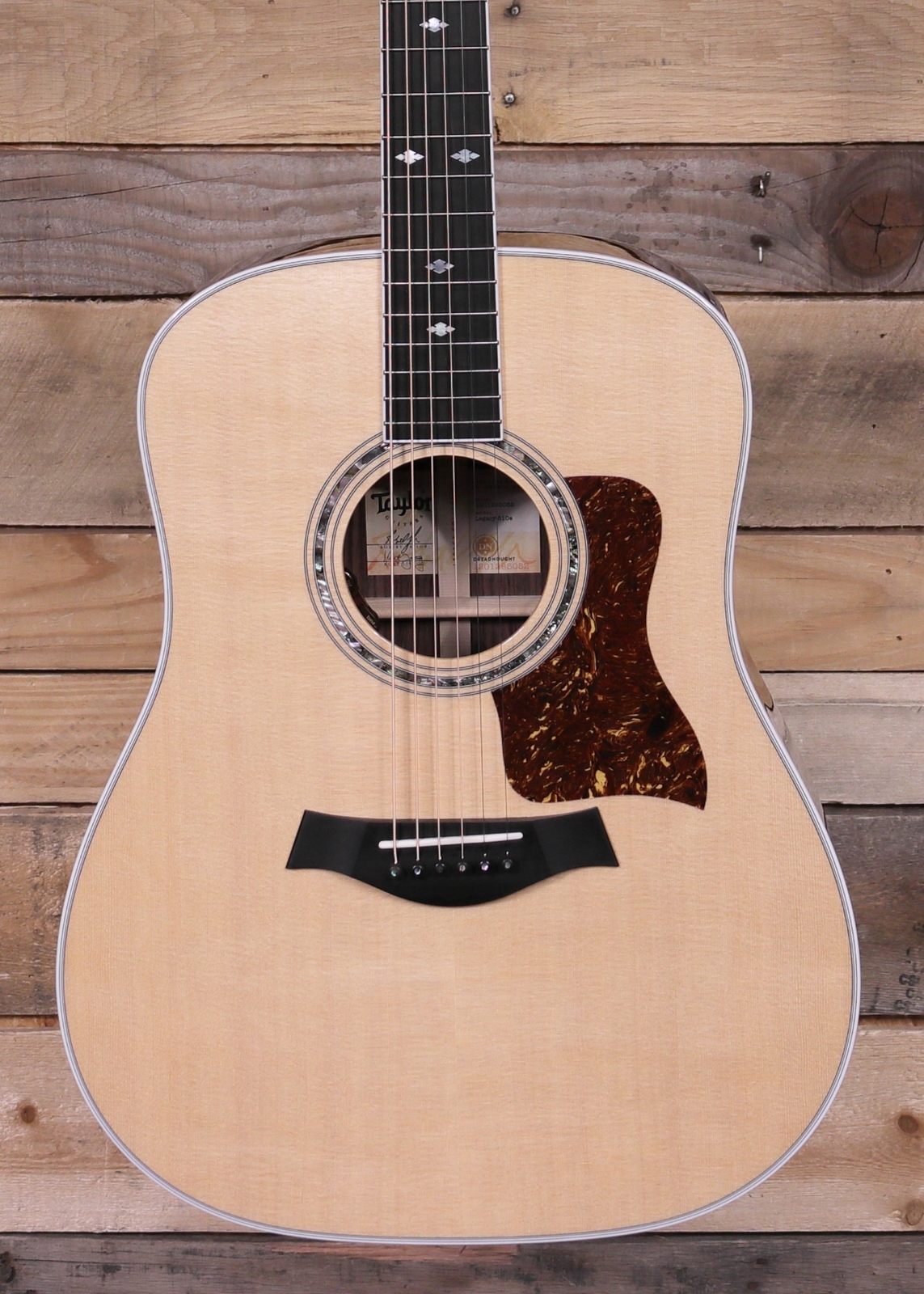 Акустическаяэлектрическая гитара Taylor Legacy 810e Natural с футляром 551590₽