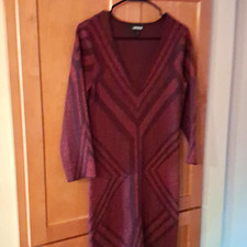 Express Bodycon Dress M Geometric Burgundy Brown V-Neck 3/4 Stretch Pullover