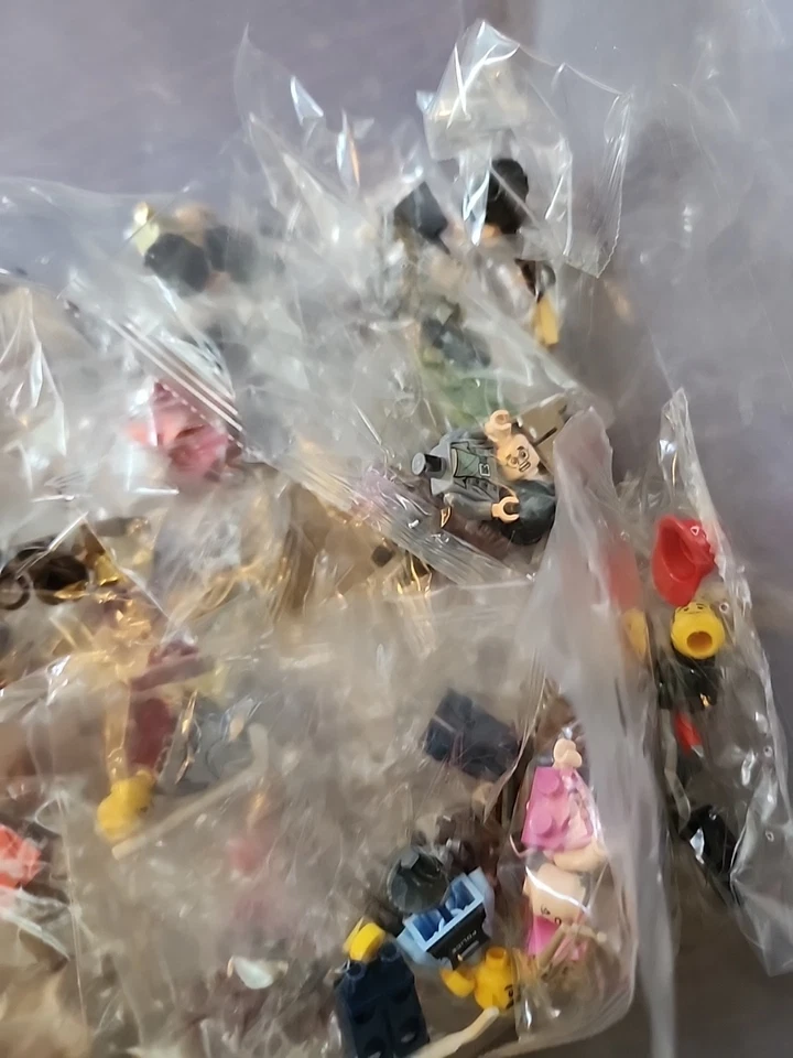 Lego Minifiguras Lote de 40 Aleatorias con Accesorios Paquetes Sellados + VEHÍCULOS SUELTOS Foto 4 de 4