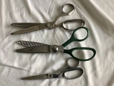 Vintage Pinking Shears And Scissors Wiss Clauss White C3