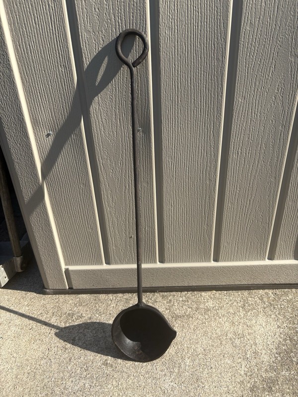 Vtg Cast Iron Hearth Foundry Ladle/Pourer Long Handle 24”x5”x5”. Ready To Use!