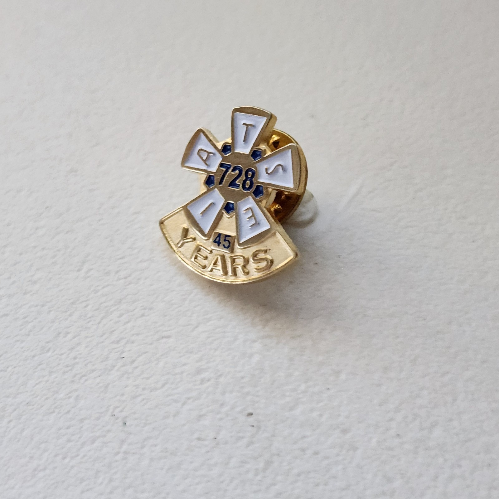 IATSE INTERNATIONAL Movie STAGE EMPLOYEE UNION Lapel Pin 728 Burbank CA 45 Years