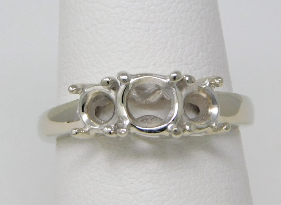 14kt Gold 3 Stone Style Round Diamond Semi-Mount Engagement Ring Sz 6.75 B2726 - Image 2 of 4