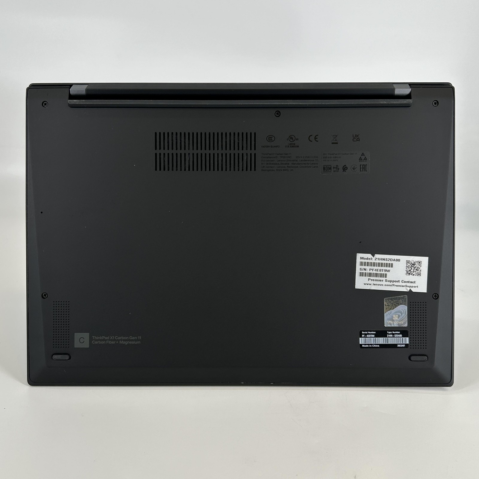 Lenovo ThinkPad X1 Carbon Gen 11 14, 14-Inch Laptop, with Intel Core i7 13th Gen., 1 TB SSD (Solid State Drive), Windows 11 Pro