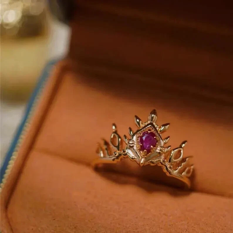 Anillo Halloween Whitchy 1,18 quilates corte pera rubí simulado chapado en oro amarillo de 14 quilates Foto 4 de 4