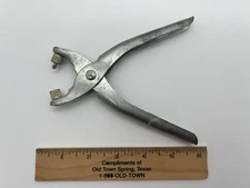 Vintage E-Z Buckle Fastener Tool For No-Sew Snaps-in Buttons