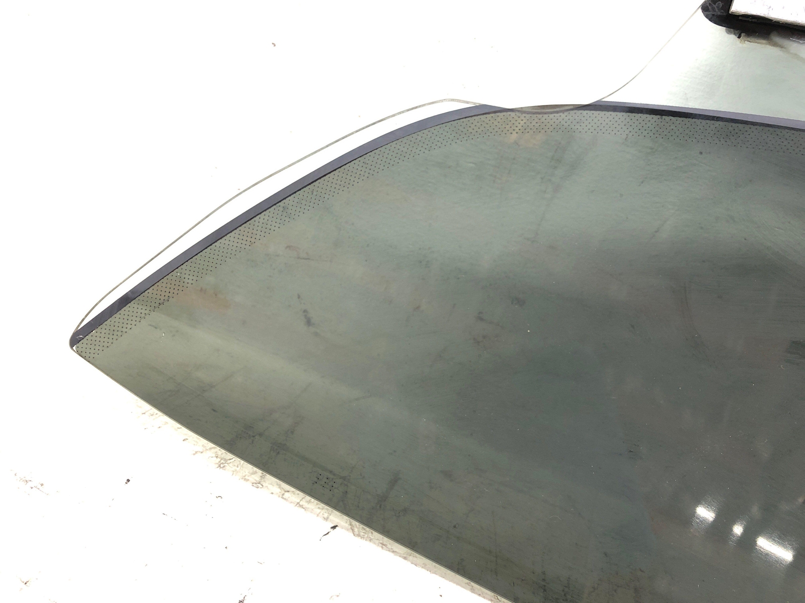 ASTON MARTIN RAPIDE RIGHT PASSENGER REAR DOOR GLASS WINDOW AD43-F25828-AC OEM