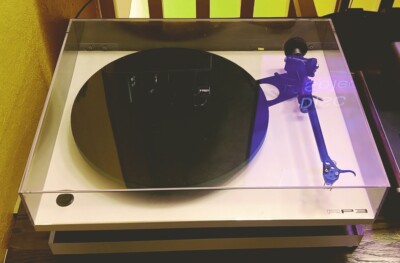 Rega P3 Turntable With Dynavector 20x2H Very Low Hours Original Boxes!