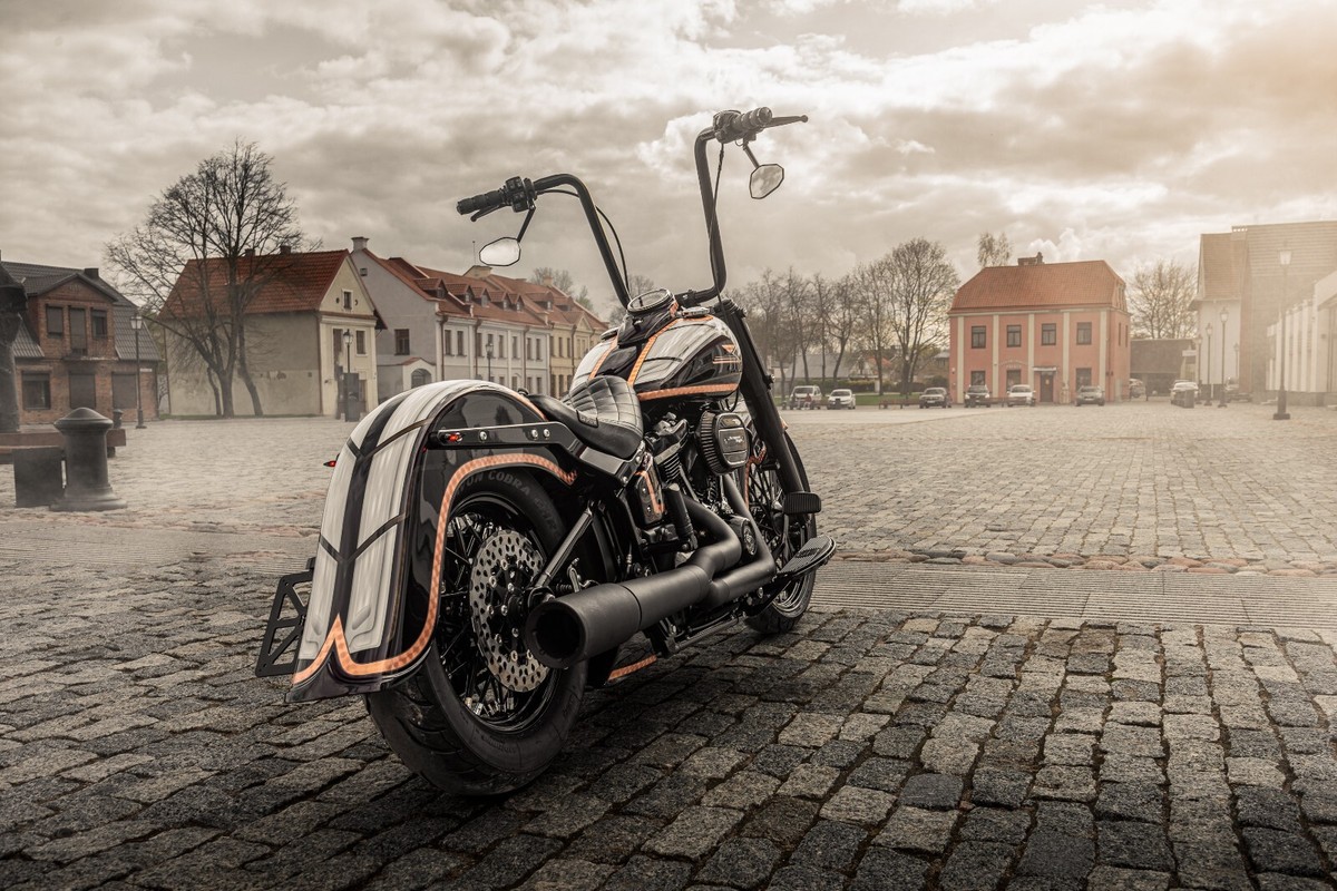 HARLEY-DAVIDSON 4