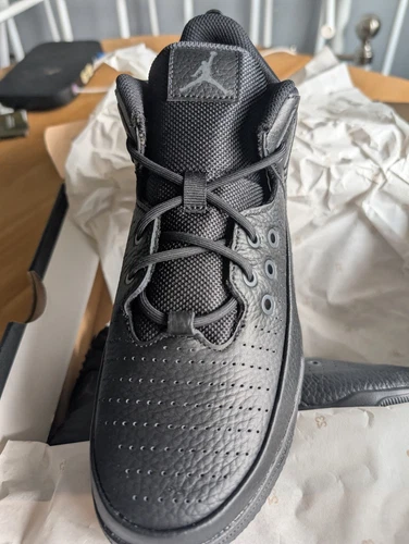 air jordan max aura 5