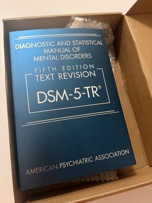 Diagnostic and Statistical Manual of Mental Disorders DSM-5-TR Paperback