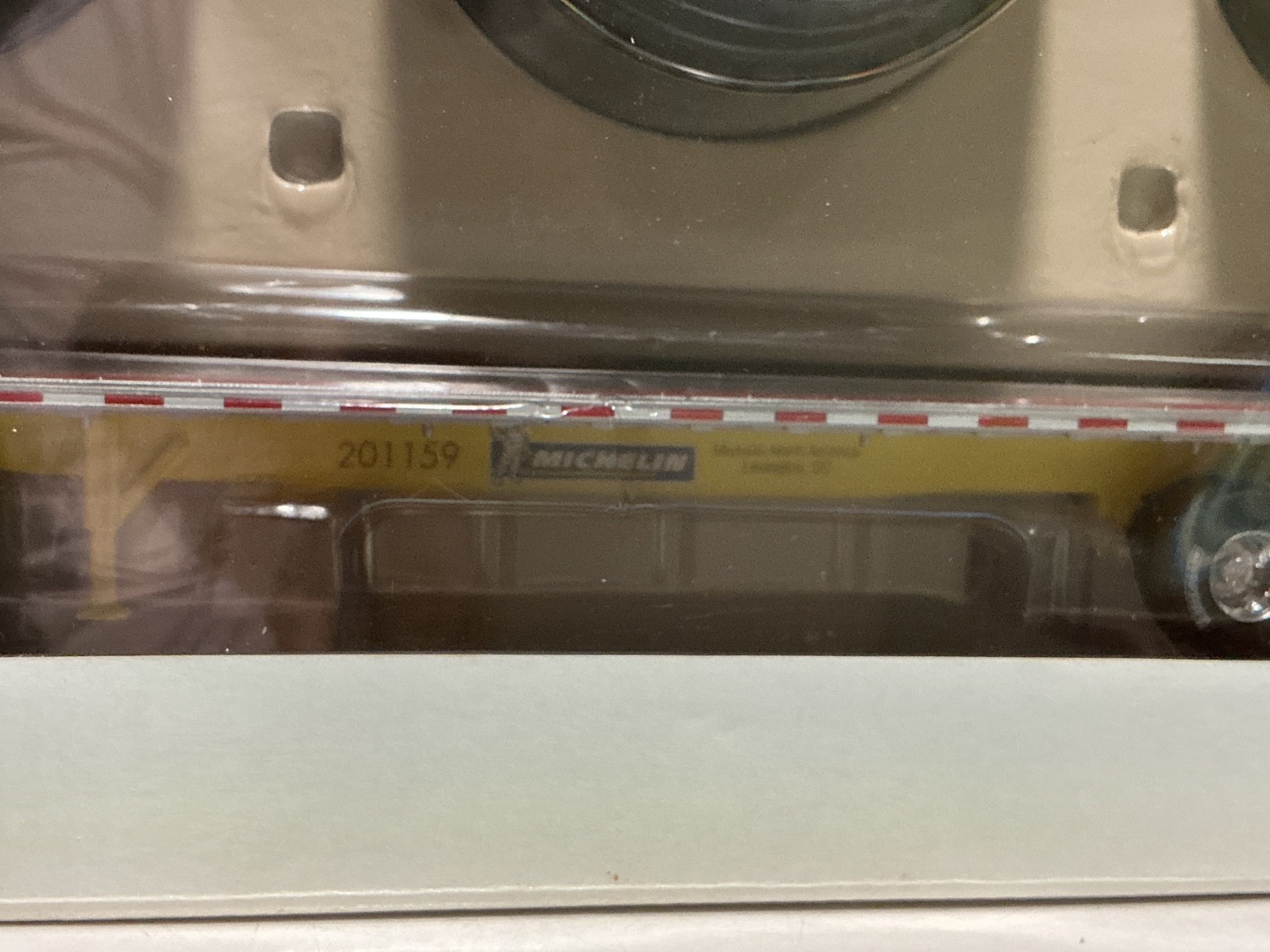 1/43 ELIGOR FREIGHTLINER MICHELIN EARTMOVER TIRE TRANSPORT TRAILER RARE BOX TEAR