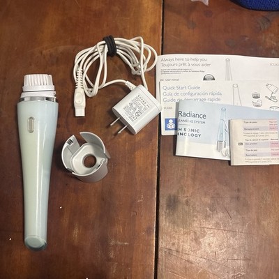 Philips PureRadiance Multi-Speed Skin Cleansing System Aqua Color