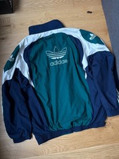 Giacca Adidas vintage con grande logo sul retro