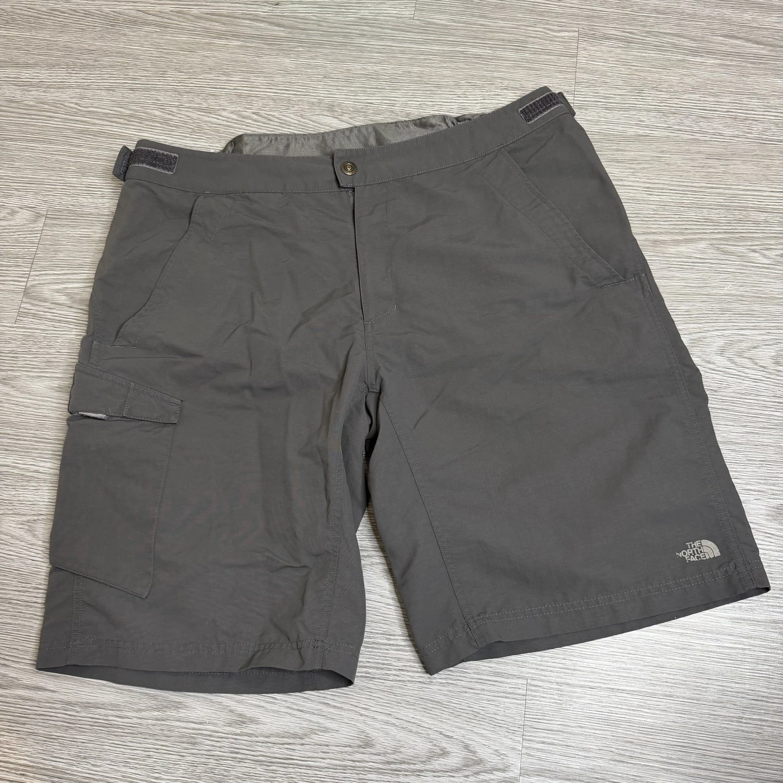 The North Face Shorts Mens Sz XXL 40” Dark Gray Hiking Long Cargo Adjustable