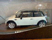 MINI COOPER 1/43 MINICHAMPS diecast car