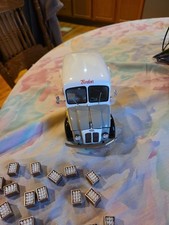 DANBURY MINT 1950 DIVCO BORDENS MILK TRUCK 1/24 SCALE - Movable Doors / Hood