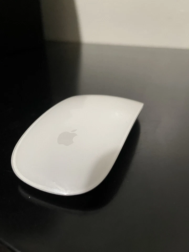 Apple Magic Mouse 2 Model A1657 - Image 4 of 4