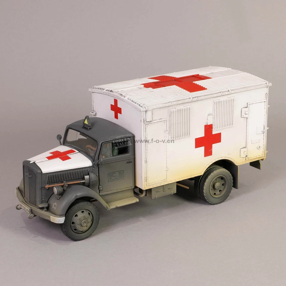 FOV Forces Of Valor 801101A 1/32 GERMAN Opel BLITZ  4x4 AMBULANCE Diecast Model - Image 3 of 4