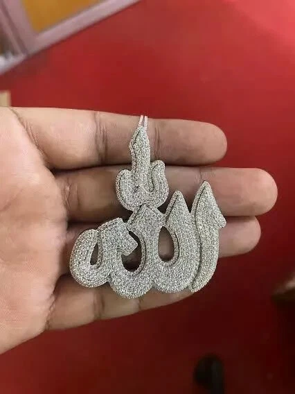 Colgante de plata 925 clásico Alá en capas de moissanita natural redonda de 2,18 quilates para hombre Foto 2 de 4