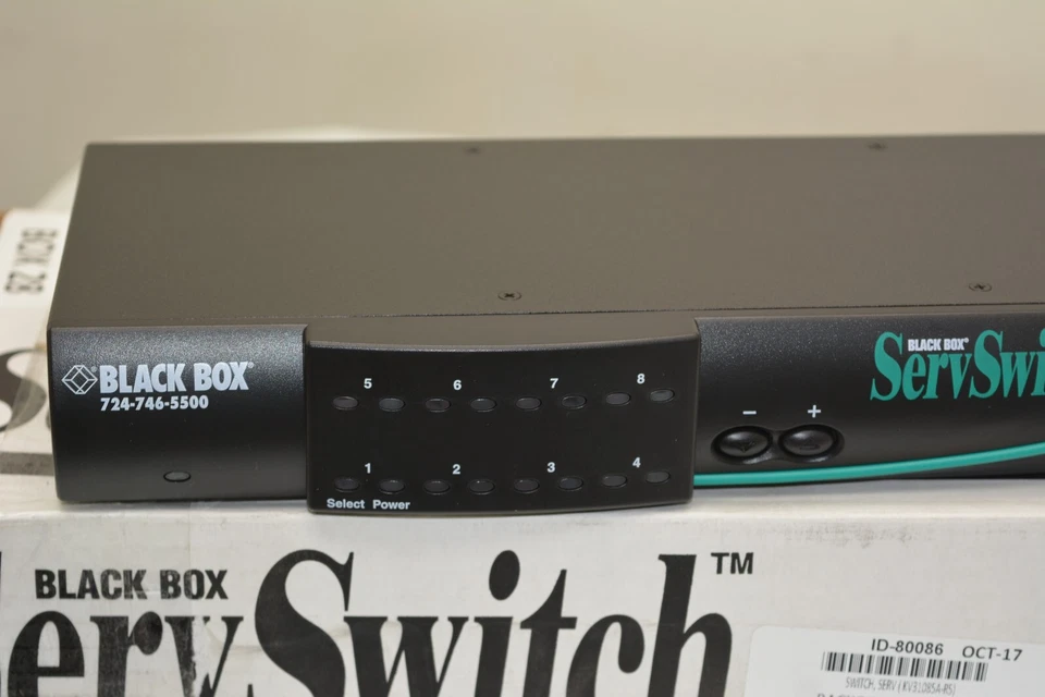 KV3108SA-R5 / 8 PUERTOS SERVSWITCH ULTRA KVM / CAJA NEGRA Foto 3 de 4