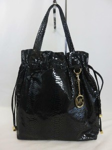 michael kors black purse with chain strap