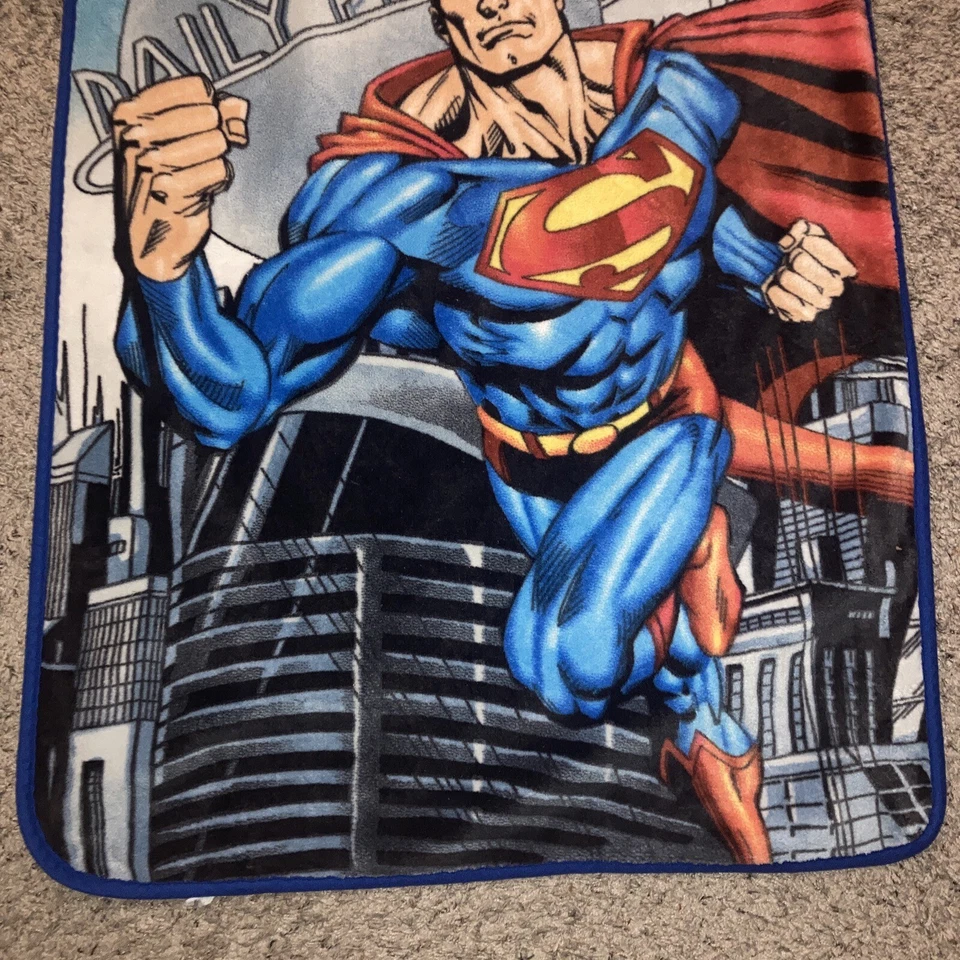"Manta de bebé de piel sintética Superman Daily Planet 41x30"" manta de bebé Superman" Foto 3 de 4