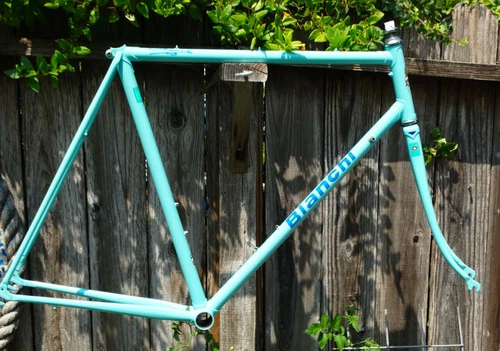 57cm Bianchi Brava vintage steel frame-set. Refinished + Extras
