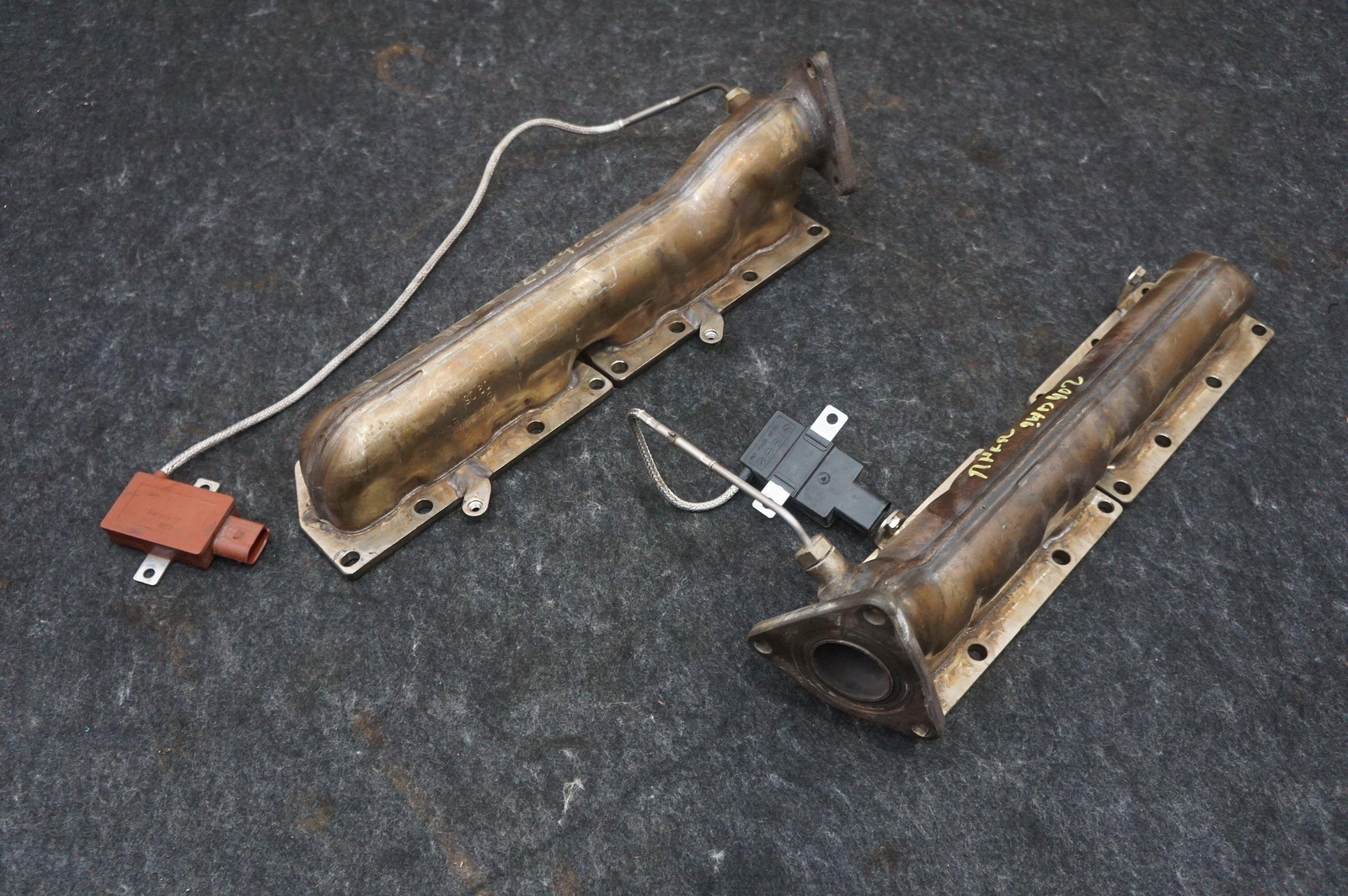 Set 2 Left Right Engine Manifold 07C253018 Bentley Continental Flying Spur 2006