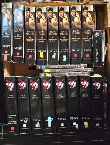 Twilight Series Books/DVD's Stephanie Meyer HB/PB Make Your Choice-Vol Discounts - Imagen 2 de 43