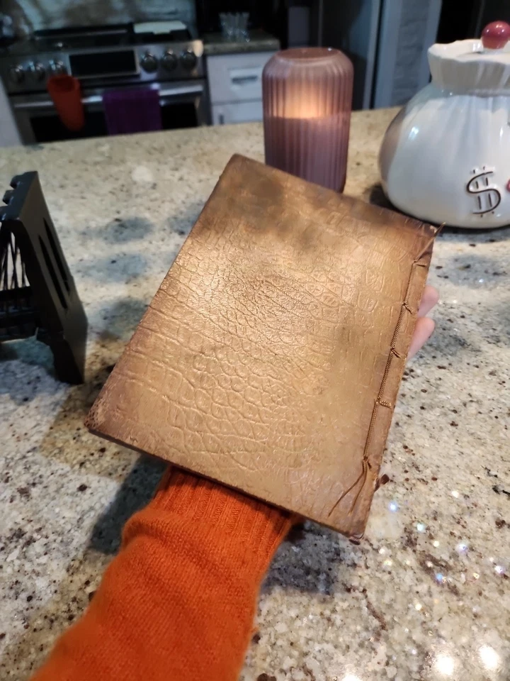 ANTIQUARIAN 1863 CHRISTMAS STORIES RARE COLLECTIBLE ANTIQUE CHRISTMAS BOOK C1 - Image 4 of 4