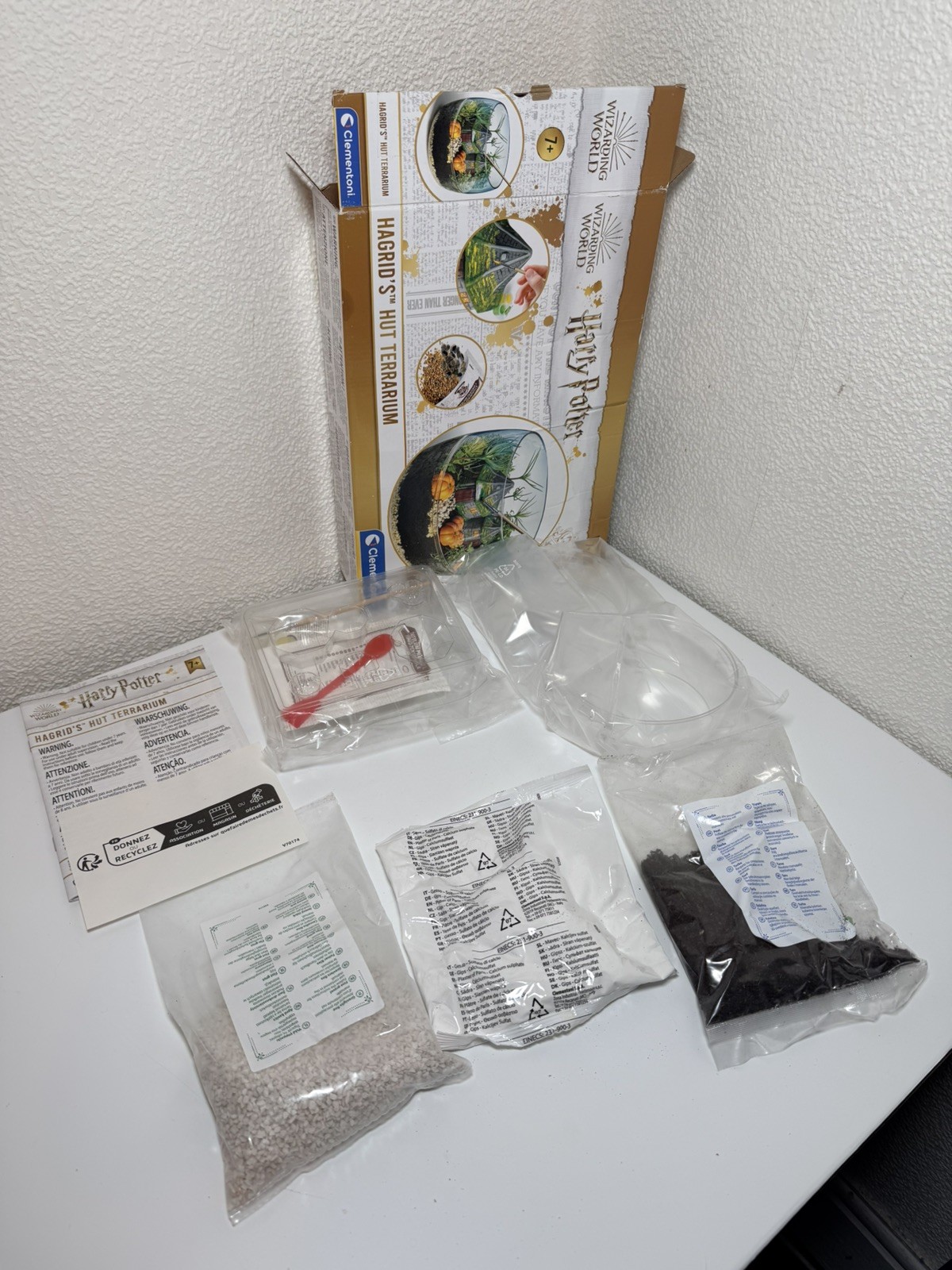 Harry Potter Hagrid’s Hut Terrarium Kit Clementoni (Opened Not Used)