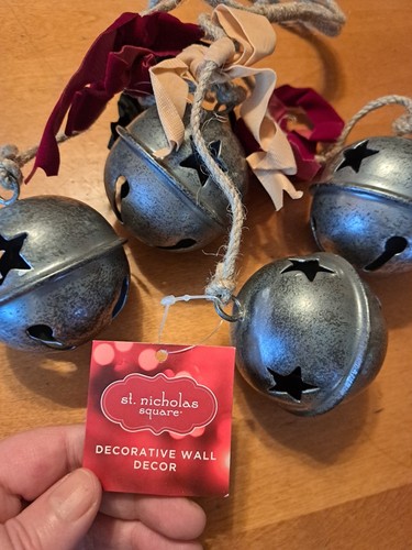 St Nicholas Square Silver Bells Christmas Wall Decor - Picture 3 of 4