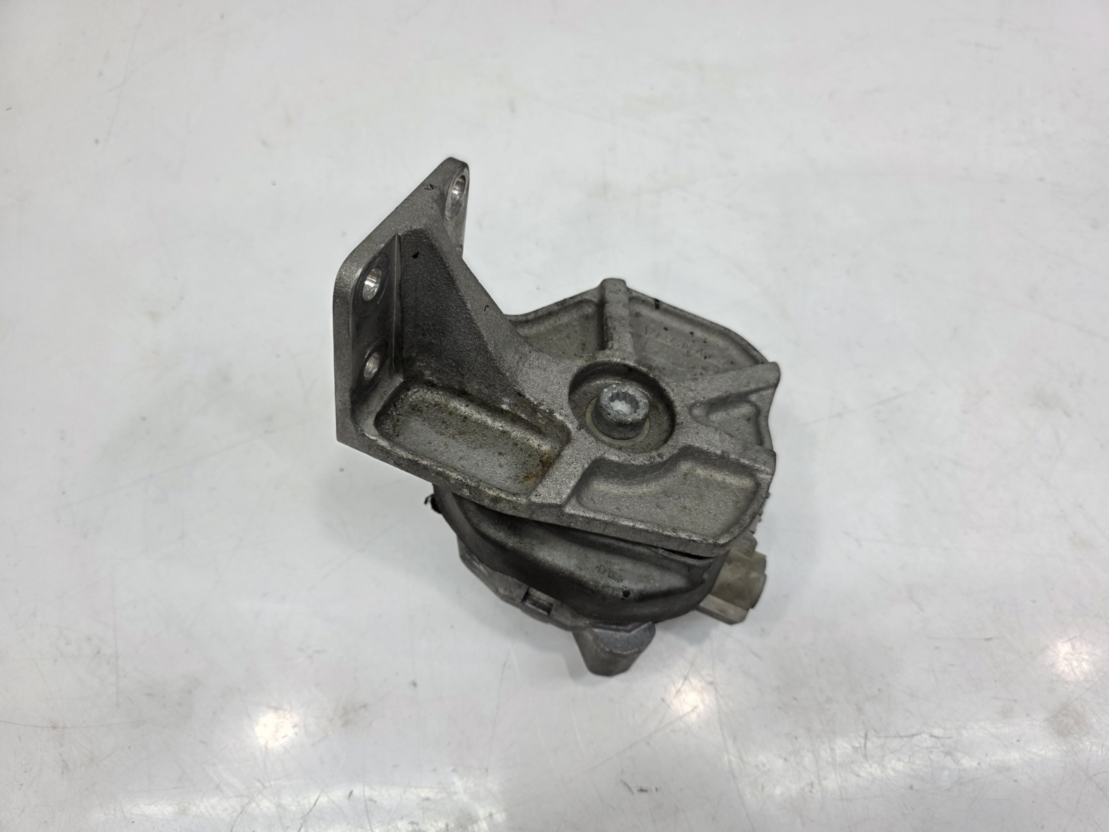 LAMBORGHINI AVENTADOR 740 REAR DIFFERENTIAL MOUNT SUPPORT BRACKET OEM 470199353A