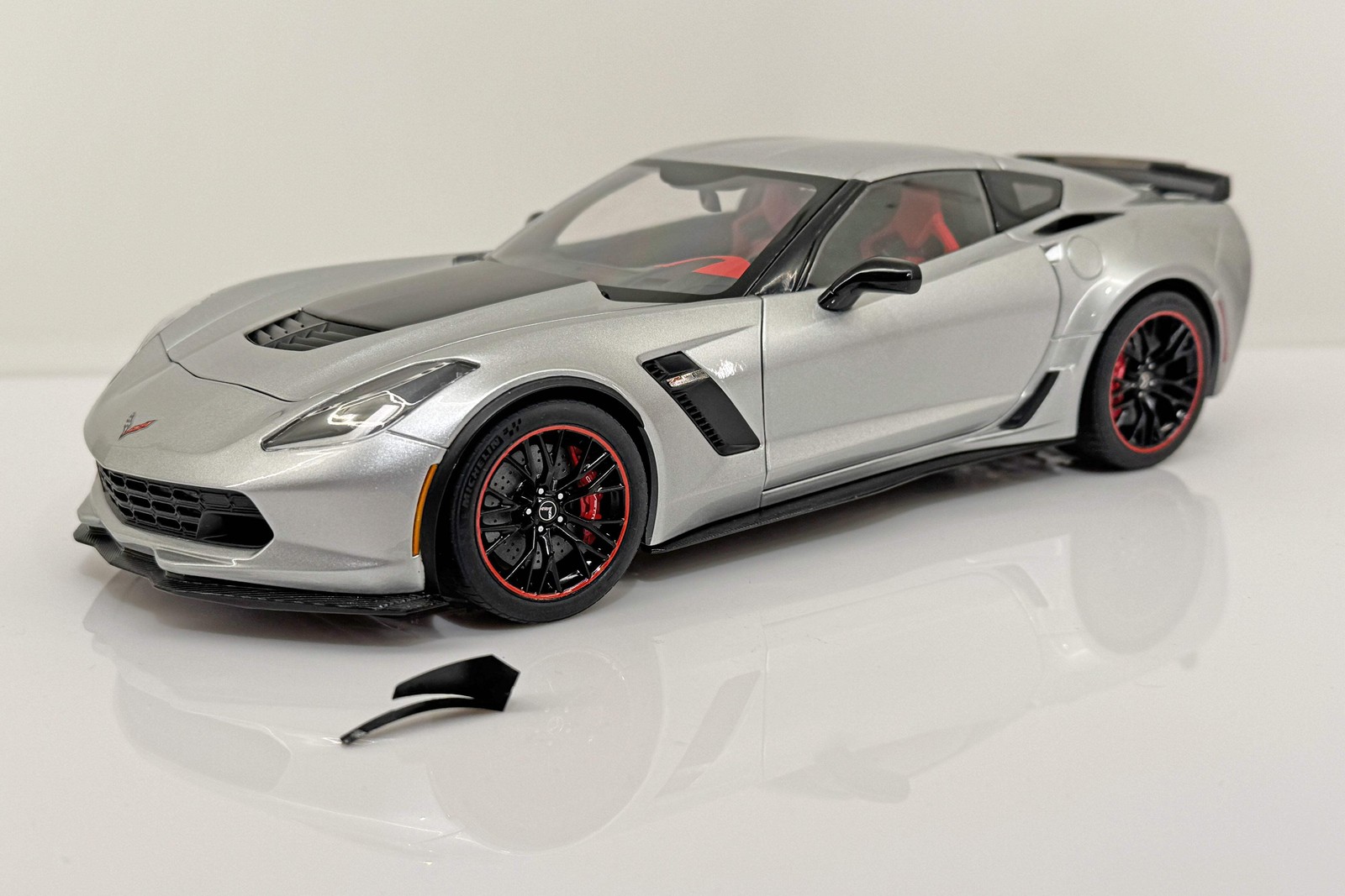 AUTOart Chevrolet Corvette C7 Z06 Blade Silver 71258