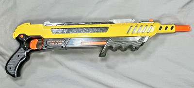 Bug-A-Salt Gun Insect Control With a Blast of Salt Flying or Crawling Bugs
