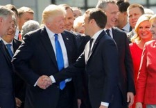 DONALD TRUMP & EMMANUEL MACRON GLOSSY POSTER PICTURE PHOTO BANNER president 3122