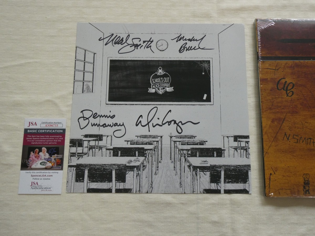 Attila – Closure デスコア 廃盤 サイン入り 新品未開封 CD Alice Cooper +Band Signed Schools Out Insert + Album Panties JSA