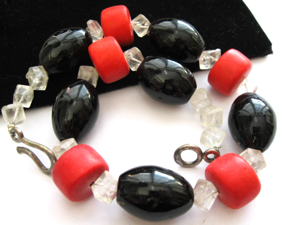HEAVY Vintage coral onyx and quartz crystal BEAD Necklace - Image 2 of 4