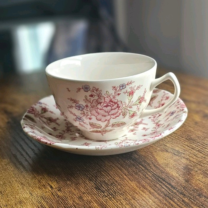 **RARE** Johnson Brothers Rose Chintz Pink Tea Cup and Saucer Set, England