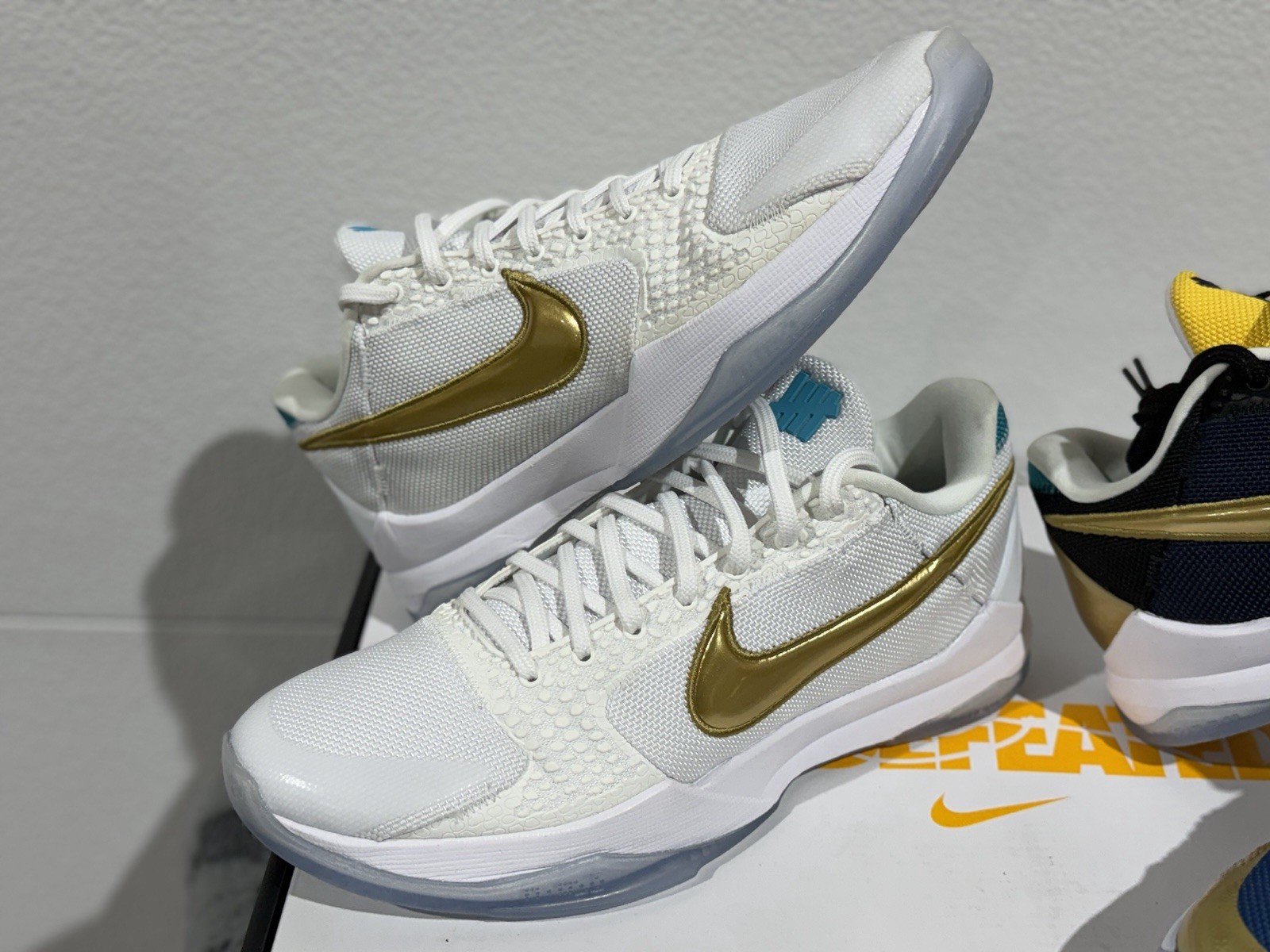 Kobe 5 Proto Undefeated Pack What The Men’s Size 10.5 Brand NEW with Box Rare thumbnail 15