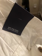 NWT Pair of New with Tags Gap Girlfriend Chino Pants In White Size 8