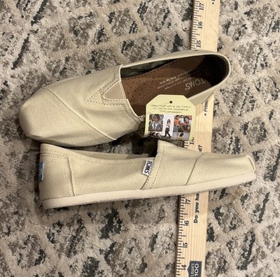 TOMS Classic Natural Canvas Slip On Shoes Womens Size 7 New in Box NWT
