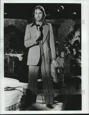 1978 Press Photo John Ritter hosts CBS special "Festival of the Stars: Mexico"