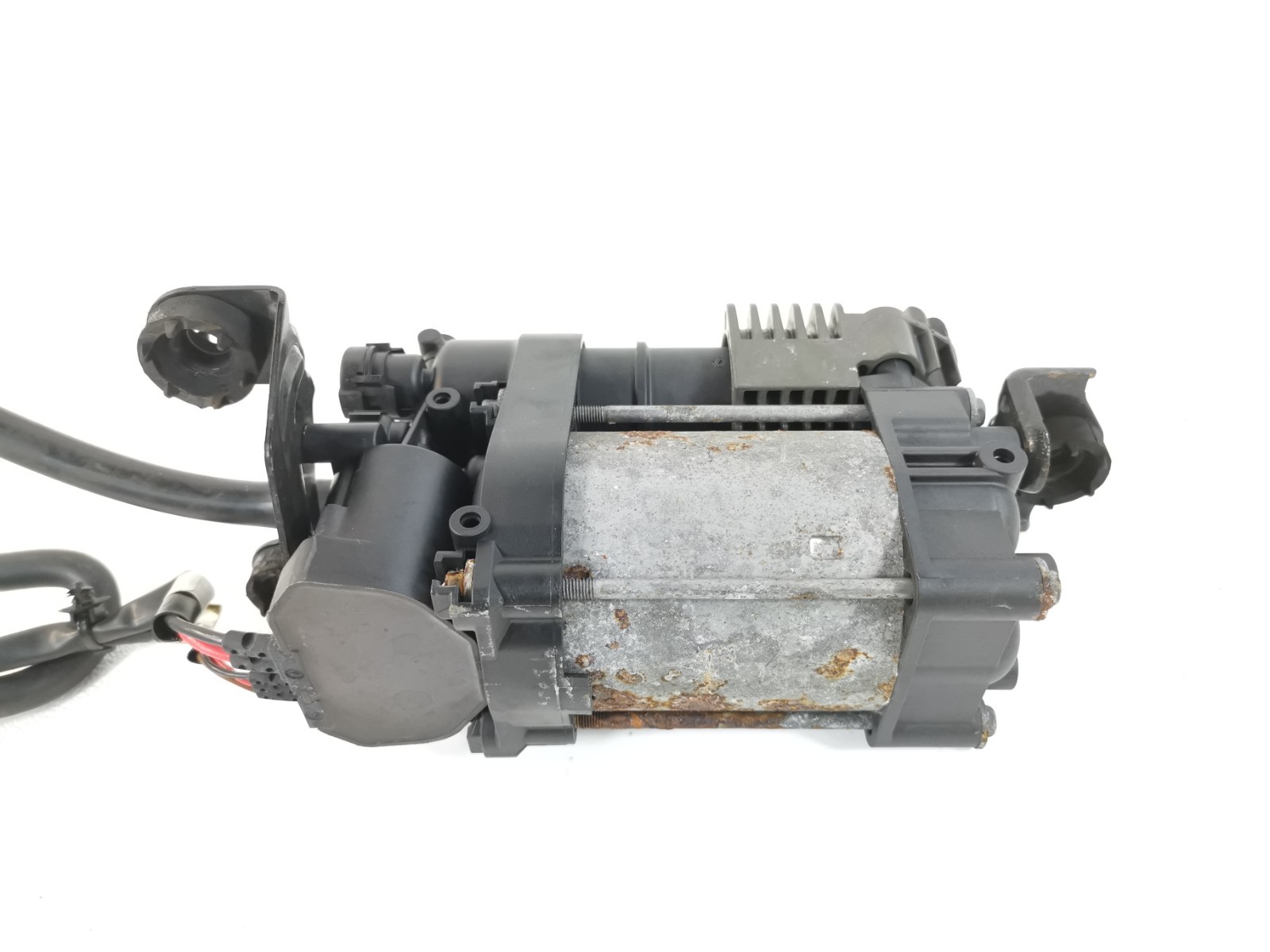 Maserati Levante 3.0 L AWD 2017 Air Ride Suspension Compressor Pump 4010175H OEM