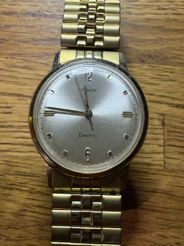 Vintage Timex Electric Watch - rare FRANCE Back Set!!  Nice & Running 1960s