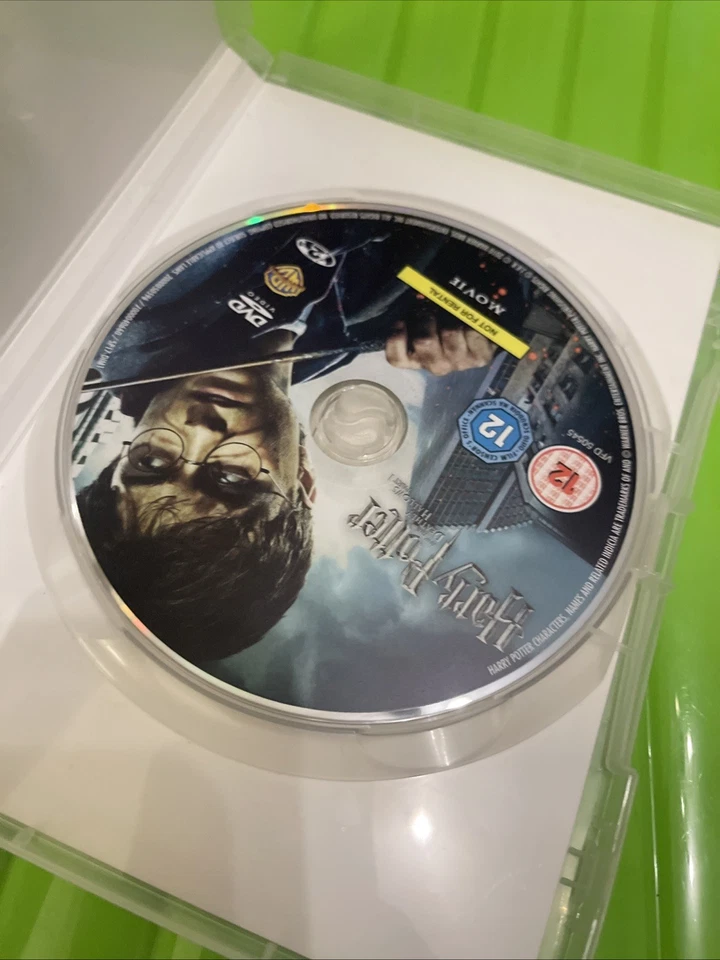 Harry Potter and the Deathly Hallows - Part 1 DVD Daniel Radcliffe (2011) - Image 2 of 3