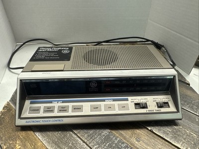 Vintage General Electric GE Electronic Touch Control Alarm 7-4663A m15